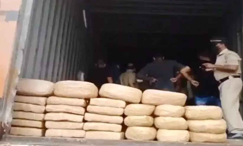 ആറ്റിങ്ങൽ കഞ്ചാവ് കടത്തിൽ പ​​ങ്കെന്ന്​ സൂചന; പാനൂരിലെ ആർ.എസ്.എസുകാര​​െൻറ വീട്ടിൽ പരിശോധന