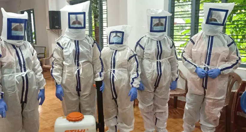 കോവിഡ് പ്രതിരോധ ദൗത്യവുമായി കുടുംബശ്രീ കോവിഡ് പ്രതിരോധ ദൗത്യവുമായി കുടുംബശ്രീ