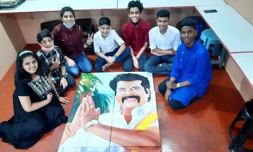 പിറന്നാൾ മധുരമായി മധുരരാജ; മമ്മൂട്ടിക്ക് വ്യത്യസ്ത സമ്മാനവുമായി എട്ടു കുട്ടികൾ പിറന്നാൾ മധുരമായി മധുരരാജ; മമ്മൂട്ടിക്ക് വ്യത്യസ്ത സമ്മാനവുമായി എട്ടു കുട്ടികൾ