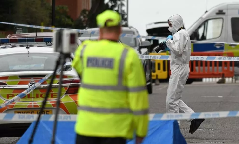 ബിർമിങ്ഹാമിൽ അക്രമിയുടെ കുത്തേറ്റ് ഒരാൾ മരിച്ചു; ഏഴുപേർക്ക് പരിക്ക് ബിർമിങ്ഹാമിൽ അക്രമിയുടെ കുത്തേറ്റ് ഒരാൾ മരിച്ചു; ഏഴുപേർക്ക് പരിക്ക്