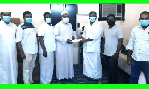 റാ​ബി​ഖ് കെ.​എം.​സി.​സി റി​ലീ​ഫ് ഫ​ണ്ട് കൈ​മാ​റി