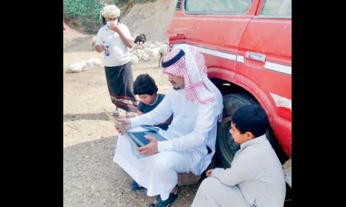 ഡി​ജി​റ്റ​ൽ വി​ദ്യാ​ഭ്യാ​സ രീ​തി പ​രി​ശീ​ലി​പ്പി​ച്ച അ​ധ്യാ​പ​ക​നെ ആ​ദ​രി​ക്കും