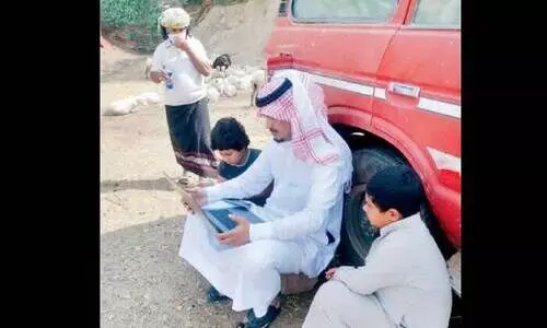 ഡി​ജി​റ്റ​ൽ വി​ദ്യാ​ഭ്യാ​സ രീ​തി പ​രി​ശീ​ലി​പ്പി​ച്ച അ​ധ്യാ​പ​ക​നെ ആ​ദ​രി​ക്കും
