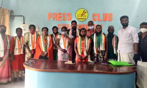 സി.​പി.​​െഎ വി​ട്ട് കോ​ണ്‍ഗ്ര​സി​ല്‍ ചേ​ര്‍ന്നു