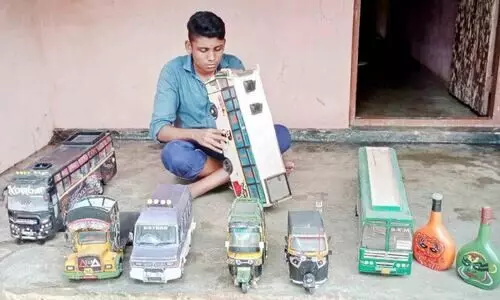 പാഴ്വസ്തുക്കളിൽ പതിനഞ്ചുകാരൻ തീർക്കുന്നു മിനിയേച്ചർ വാഹന‍ങ്ങൾ