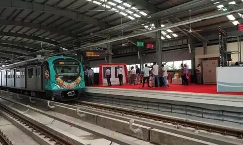 കൊച്ചി മെട്രോ സർവീസ് പുനരാരംഭിച്ചു; തൈക്കൂടം-പേട്ട പാത ഉദ്ഘാടനം ചെയ്തു കൊച്ചി മെട്രോ സർവീസ് പുനരാരംഭിച്ചു; തൈക്കൂടം-പേട്ട പാത ഉദ്ഘാടനം ചെയ്തു