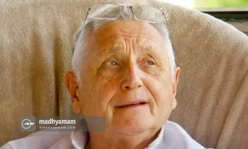 വിഖ്യാത ചെക്ക് സംവിധായകൻ ജിറി മെൻസെൽ അന്തരിച്ചു