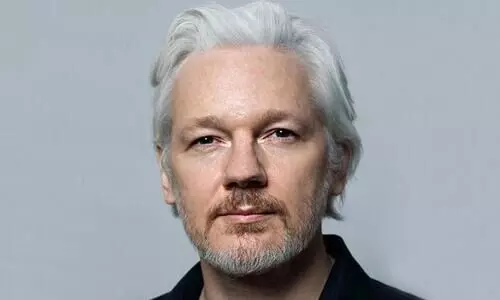 അസാൻജിനെ വിട്ടുകിട്ടാൻ അമേരിക്ക; വിചാരണ തുടങ്ങി