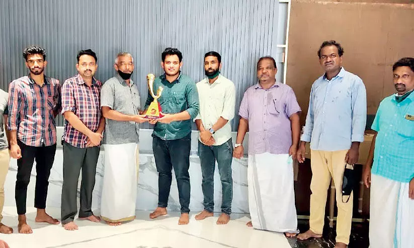 നോ​ര്‍ത്ത് ഈ​സ്​​റ്റ്​ യു​നൈ​റ്റ​ഡ് ടീം ​മാ​നേ​ജ​ർ ഷെ​ഹ്സാ​ദ് മു​ഹ​മ്മ​ദി​ന് ജ​ന്മ​നാ​ടി​െൻറ ആ​ദ​രം