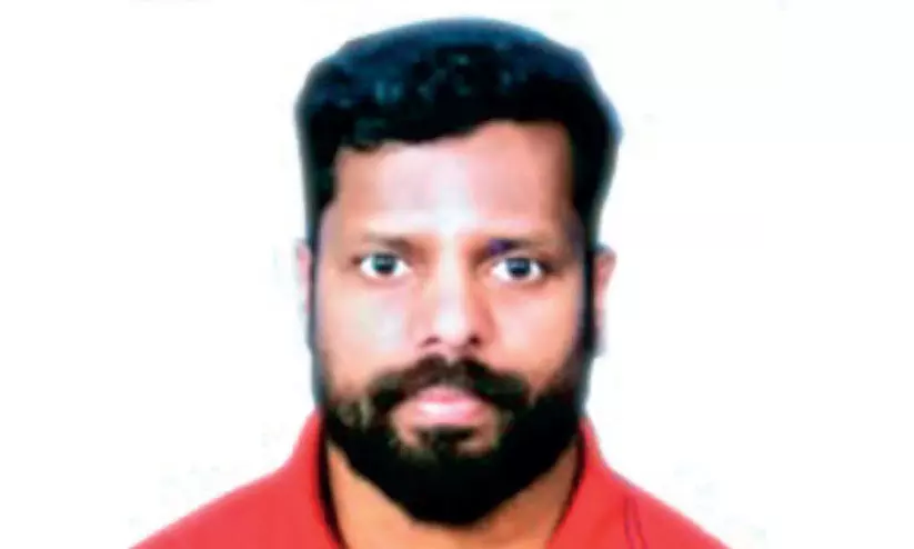 ഇ​രു​വൃ​ക്ക​യും ത​ക​രാ​റി​ലാ​യ യു​വാ​വ് ചി​കി​ത്സാ​സ​ഹാ​യം തേ​ടു​ന്നു