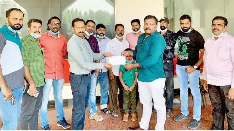 തി​രു​വ​ന​ന്ത​പു​രം ഒ.​ഐ.​സി.​സി ധ​ന​സ​ഹാ​യം കൈ​മാ​റി