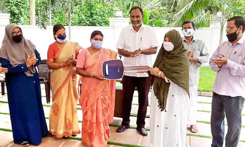 കരിപ്പൂരിലെ രക്ഷാപ്രവർത്തകക്ക് അജ്ഞാത​െൻറ സമ്മാനം; മോഷണം പോയതിന്​ പകരം പുതിയ സ്​കൂട്ടർ