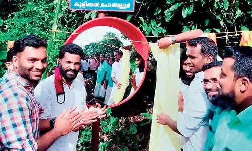 ഫിറോസ് കുന്നംപറമ്പിലി​െന ആദരിച്ചു