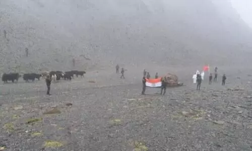 അതിർത്തി കടന്ന യാക്കുകളെയും കാളകളെയും ചൈനക്ക് തിരികെ നൽകി ഇന്ത്യൻ സൈന്യം