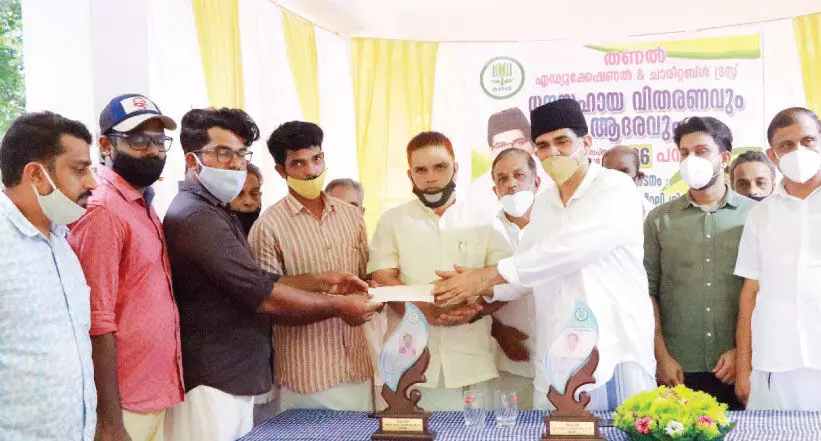 മദ്റസ അധ്യാപകർക്ക് സാന്ത്വനമായി തണൽ മദ്റസ അധ്യാപകർക്ക് സാന്ത്വനമായി തണൽ