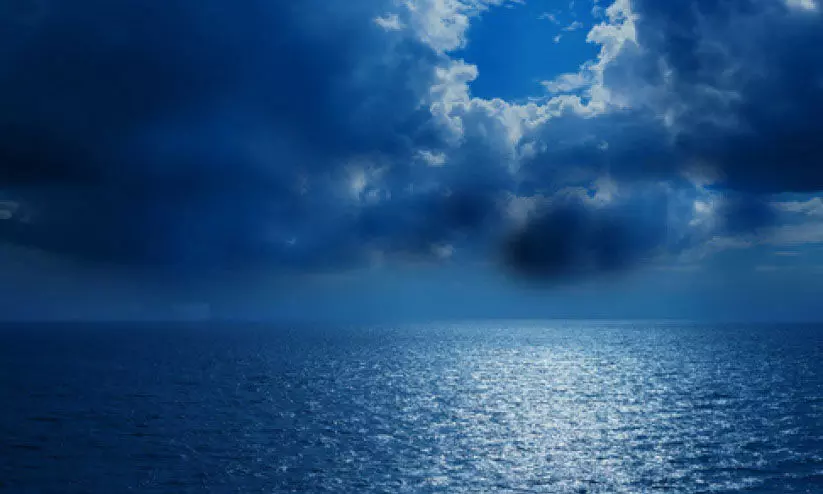 സങ്കടതീരം; കാത്തിരിപ്പിെൻറ മണിക്കൂറുകളിൽ തീരമേഖല സങ്കടതീരം; കാത്തിരിപ്പിെൻറ മണിക്കൂറുകളിൽ തീരമേഖല