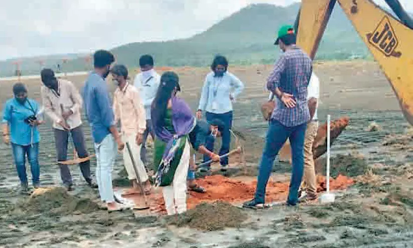 കരിപ്പൂരിൽ മണ്ണ്​ പരിശോധന ആരംഭിച്ചു