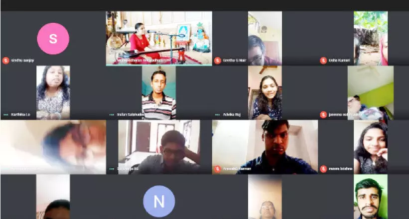 ഭിന്നശേഷികുട്ടികള്‍ക്ക് പാട്ടും ചിന്തയുമായി വൈക്കം വിജയലക്ഷ്മി