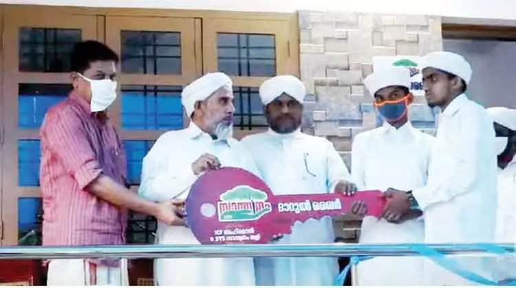 ഐ.​സി.​എ​ഫ് ദാ​റു​ല്‍ ഖൈ​ര്‍ 64ാമ​ത് വീ​ട് താ​ക്കോ​ൽ​ദാ​നം