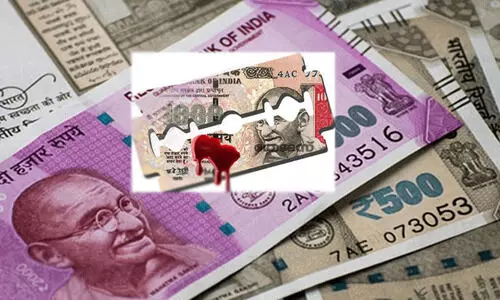 വീടുകളിൽ ബ്ലേഡ് പലിശക്കാരുടെ കുത്തിയിരുപ്പ് ഭീഷണി