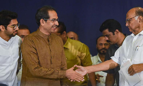 വിവാദങ്ങളിൽ പവാറിന്​ അതൃപ്​തി; കങ്കണക്ക്​ അനാവശ്യ പ്രശസ്​തിയുണ്ടാക്കിയെന്ന്​