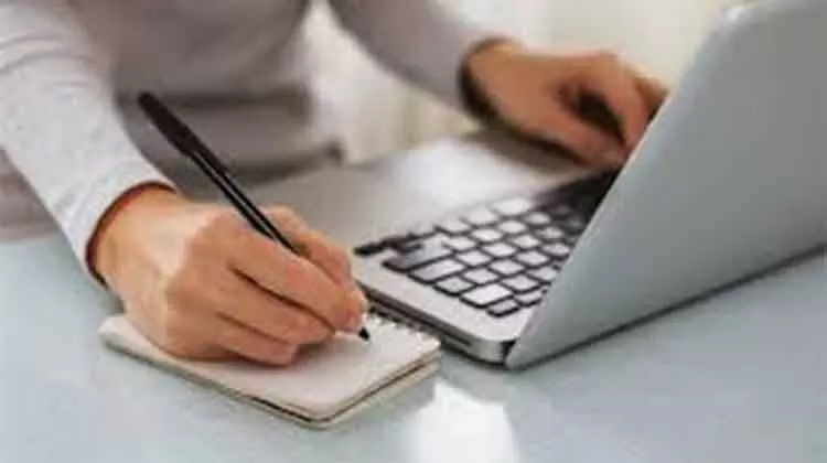 ഷാർജയിൽ ഓൺലൈൻ പഠനം രണ്ടാഴ്​ച കൂടി നീട്ടി