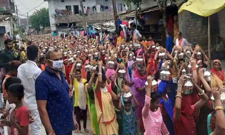 സാമൂഹിക അകലവും മാസ്​കുമില്ല; ഇന്ദോറിൽ സ്​ത്രീകളെ പ​ങ്കെടുപ്പിച്ച്​ ബി.ജെ.പിയുടെ പ്രചരണ റാലി