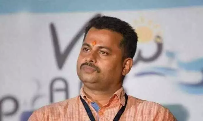 പാലത്തായി പീഡനം: സർക്കാറും ബി.ജെ.പിയും തമ്മിലുള്ള ഒത്തുകളിയെന്ന് ആരോപണം പാലത്തായി പീഡനം: സർക്കാറും ബി.ജെ.പിയും തമ്മിലുള്ള ഒത്തുകളിയെന്ന് ആരോപണം