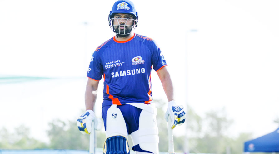 സിക്​സറടിച്ച്​ ബസി​െൻറ ചില്ല്​ തകർത്ത്​ ഹിറ്റ്​മാൻ രോഹിത്​; വൈറലായി വിഡിയോ