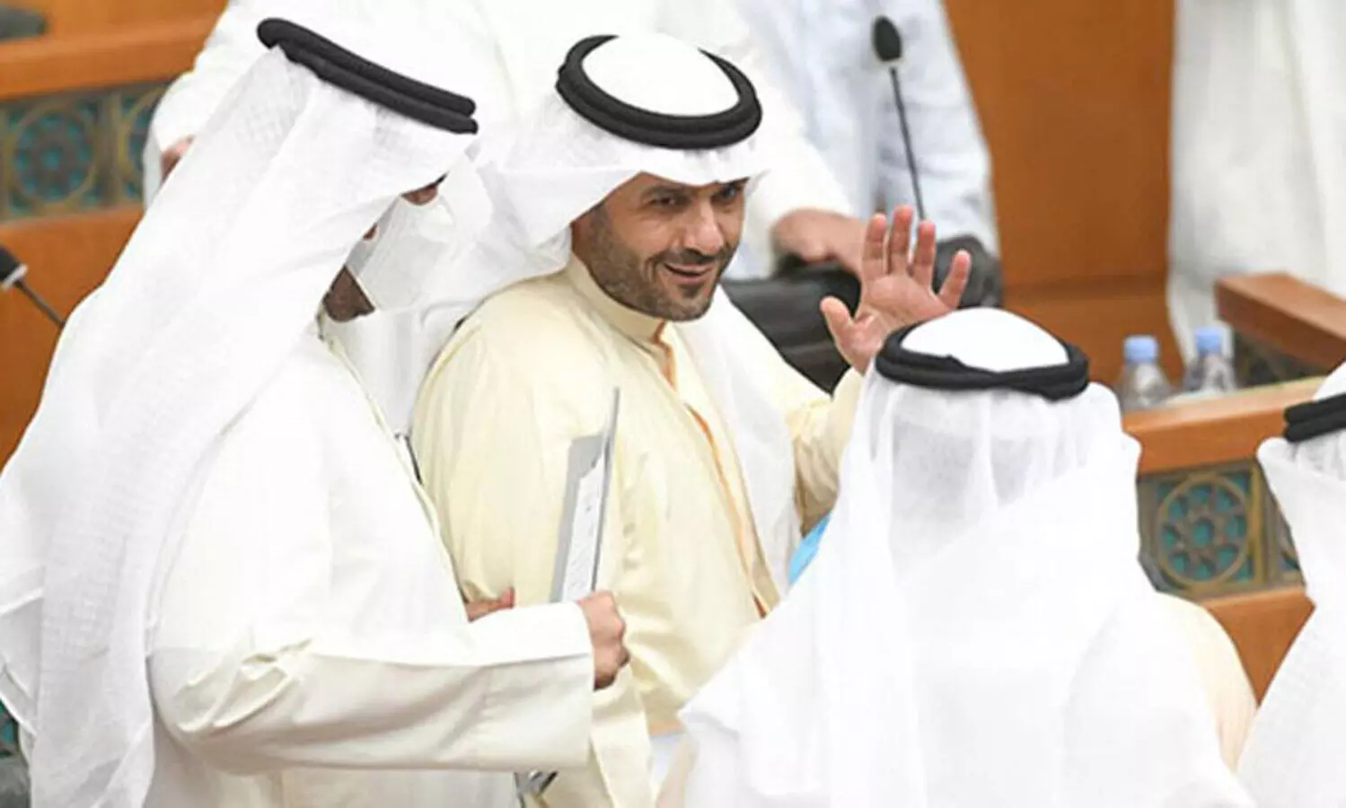 ആഭ്യന്തര മന്ത്രിയും വിദ്യാഭ്യാസ മന്ത്രിയും അവിശ്വാസം അതിജയിച്ചു