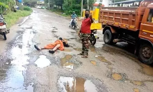 കോവിഡ്​ ഭീതി; അപകടത്തിൽപെട്ട ബൈക്ക്​ യാത്രികൻ റോഡിൽ കിടന്നത്​ മണിക്കൂറുകൾ