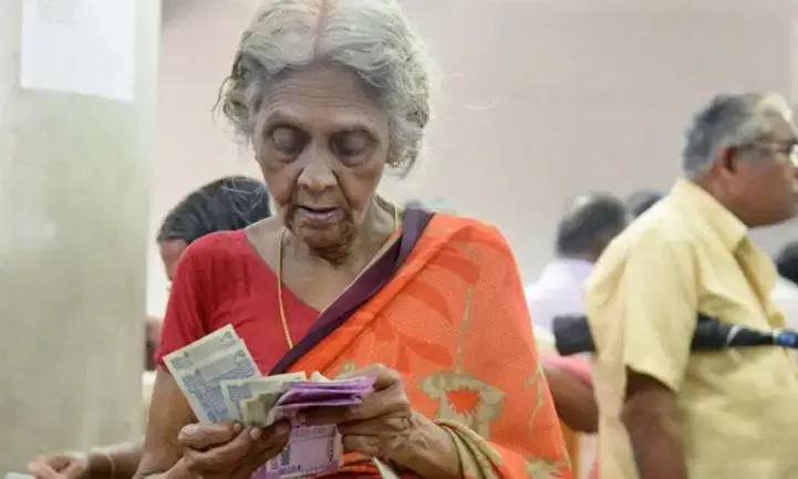 വിധവ പെൻഷൻ നിബന്ധനകൾ: വയോധികർ വലയുന്നു