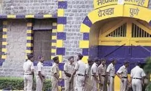 ​പൂനെയിൽ കോവിഡ്​ പോസിറ്റീവായ രണ്ട്​ തടവുകാർ ജയിൽ ചാടി