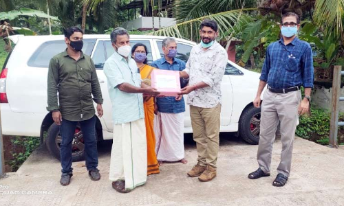 ഡ്രൈവിങ്ങിൽ വിസ്മയം തീർത്ത ബിജുവിന് ആദരം