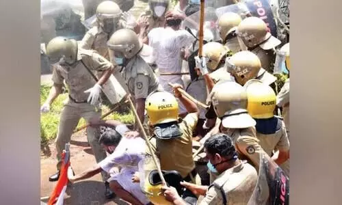 യൂത്ത് കോൺഗ്രസ് ക്രൈം ബ്രാഞ്ച് ഓഫിസ് മാർച്ചിൽ സംഘർഷം