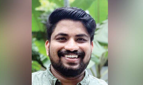 കളഞ്ഞുകിട്ടിയ സ്വർണമടങ്ങിയ ബാഗ്​ തിരിച്ചുനൽകി