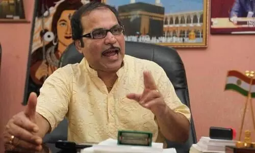 റിയയുടെ അറസ്​റ്റ്​: കേന്ദ്ര ഏജൻസികൾ ഇരുട്ടിൽ തപ്പുന്നു; രാഷ്​ട്രീയ നേട്ടത്തിനായി സുശാന്തിനെ ബിഹാറിയാക്കി - അധിർ രഞ്​ജൻ ചൗധരി