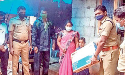 ചിരി ഹെൽപ് ലൈനിൽ വിളിച്ചു; ശ്വേതക്ക്​ ലഭിച്ചത് വൈദ്യുതി കണക്​ഷനും ടി.വിയും