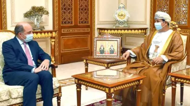 റോയൽ ഒാഫിസ് മന്ത്രി ബ്രിട്ടീഷ് പ്രതിരോധ സെക്രട്ടറിയുമായി കൂടിക്കാഴ്ച നടത്തി റോയൽ ഒാഫിസ് മന്ത്രി ബ്രിട്ടീഷ് പ്രതിരോധ സെക്രട്ടറിയുമായി കൂടിക്കാഴ്ച നടത്തി