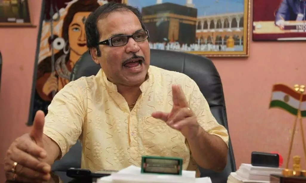 റിയയുടെ അറസ്​റ്റ്​: കേന്ദ്ര ഏജൻസികൾ ഇരുട്ടിൽ തപ്പുന്നു; രാഷ്​ട്രീയ നേട്ടത്തിനായി സുശാന്തിനെ ബിഹാറിയാക്കി - അധിർ രഞ്​ജൻ ചൗധരി