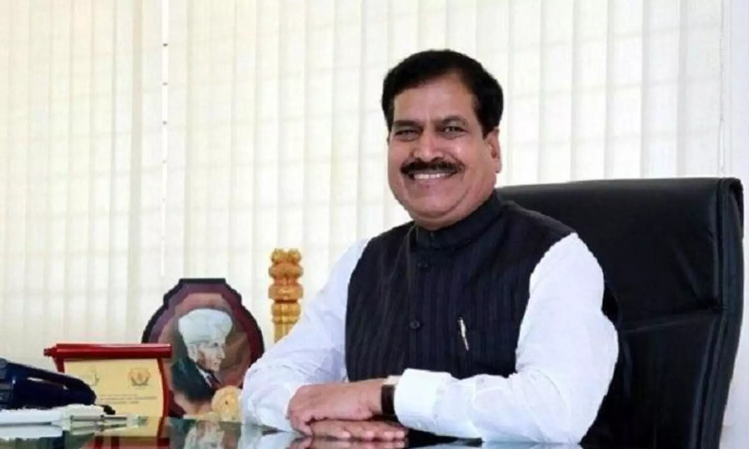 കേന്ദ്രമന്ത്രി സുരേഷ്​ അൻഗാദിക്ക്​ കോവിഡ്​