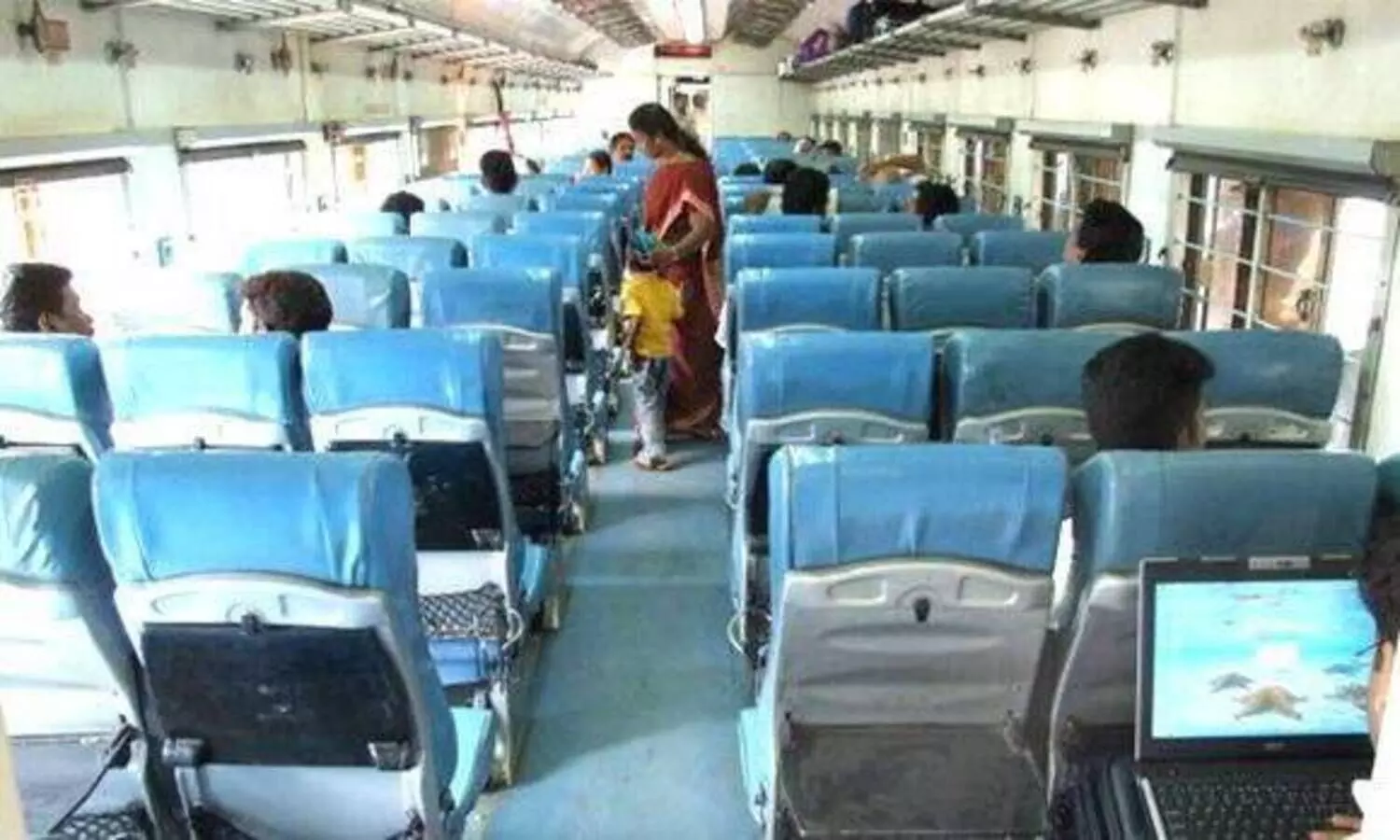 പ്രതിഷേധം ഫലം കണ്ടു; വേണാടും ജനശതാബ്​ദിയും തുടരും