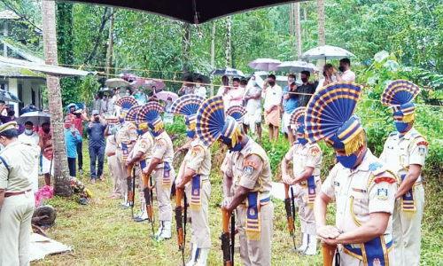 സൈനികന്​ നാടി​െൻറ യാത്രാമൊഴി
