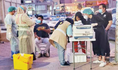 അ​ഹ്​​മ​ദി​യി​ൽ 21 സ്​​റ്റോ​റു​ക​ൾ അ​ട​പ്പി​ച്ചു