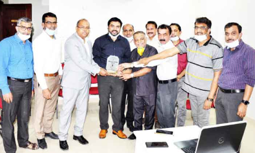 സി.പി. ഷാനവാസിന് യാത്രയയപ്പ് സി.പി. ഷാനവാസിന് യാത്രയയപ്പ്