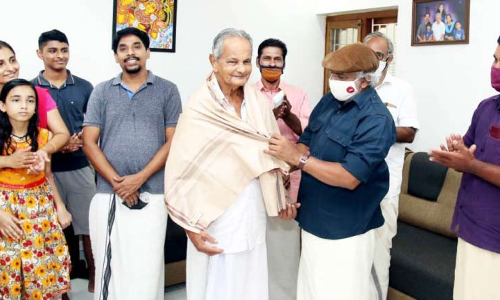 വിരമിച്ച്‌ മൂന്ന് പതിറ്റാണ്ട്​; ഓർമകൾക്ക്​ വിരാമമിടാതെ കുഞ്ഞമ്പു മാഷ്​