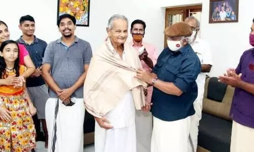 വിരമിച്ച്‌ മൂന്ന് പതിറ്റാണ്ട്​; ഓർമകൾക്ക്​ വിരാമമിടാതെ കുഞ്ഞമ്പു മാഷ്​