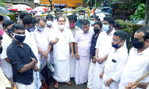 നേ​താ​ക്ക​ളെ​യും പ്ര​വ​ർ​ത്ത​ക​രെ​യും മ​ർ​ദി​​ച്ചെന്ന്​; യൂ​ത്ത് കോ​ൺ​ഗ്ര​സ് ​മാർച്ചിൽ പ്രതിഷേധമഴ