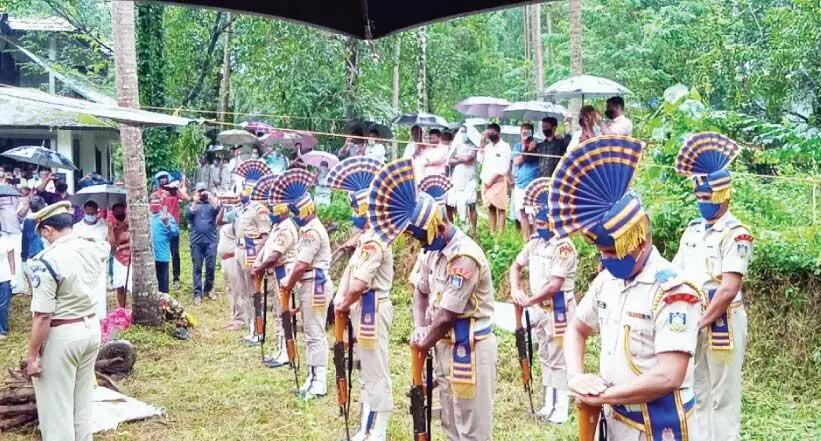 സൈനികന്​ നാടി​െൻറ യാത്രാമൊഴി