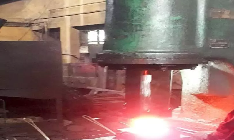 ഷൊ​ർ​ണൂ​ർ വ്യ​വ​സാ​യ മേ​ഖ​ല: ഇ​ട​വി​ട്ട്​ വൈ​ദ്യു​തി നി​ല​ക്കു​ന്നു; നി​ല​തെ​റ്റി സം​രം​ഭ​ങ്ങ​ൾ